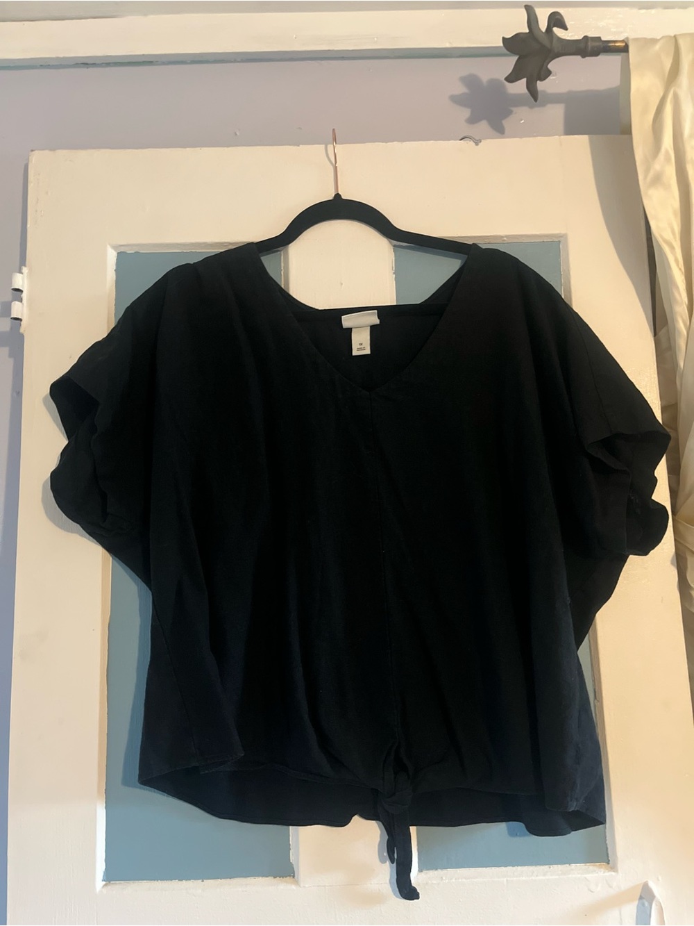 Ava & Viv Black V-Neck Tie-Front Short Sleeve Top